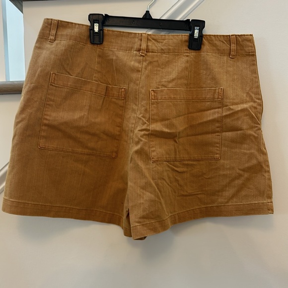 Universal Thread NWT women’s shorts size 16 - Picture 4 of 6